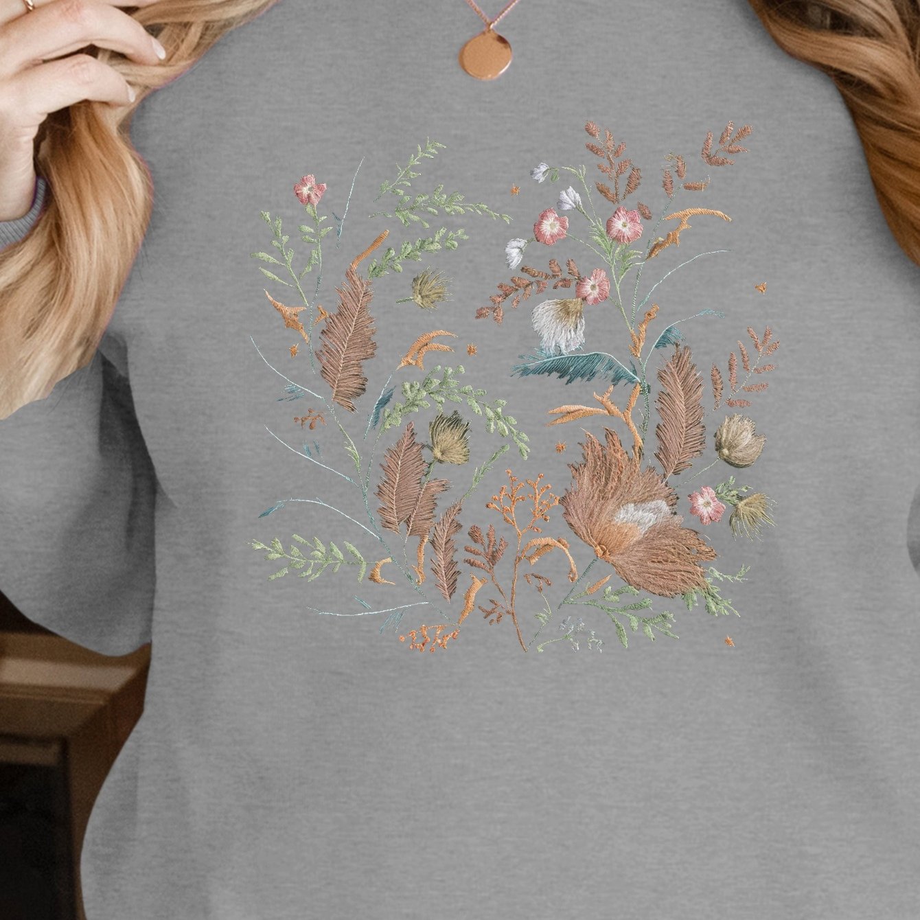 intricately embroidered pattern Women's sweatshirt