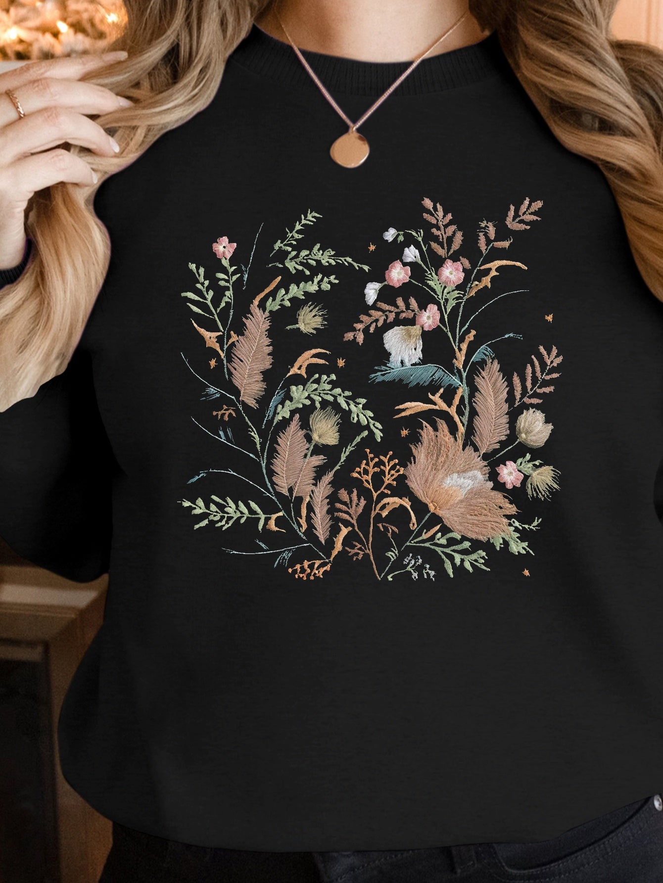 intricately embroidered pattern Women's sweatshirt