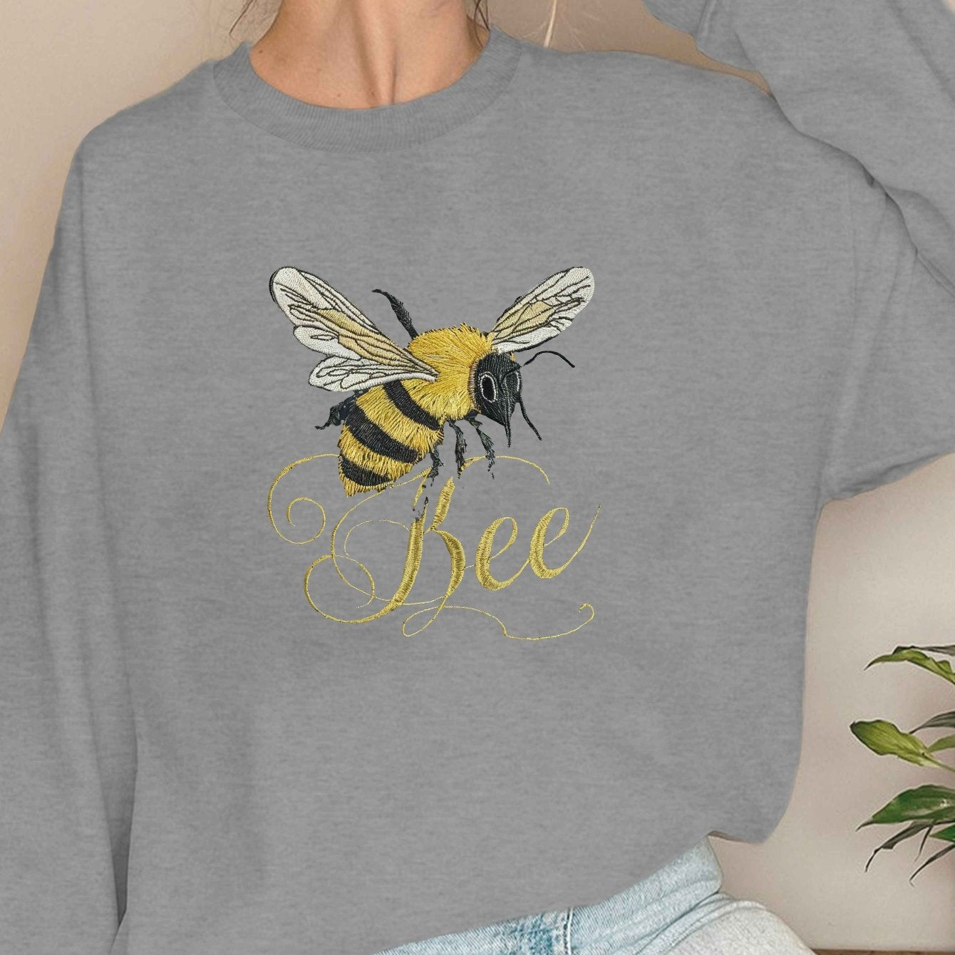 teediy beautifully detailed embroidered bee 250g teediy Women's sweatshirts