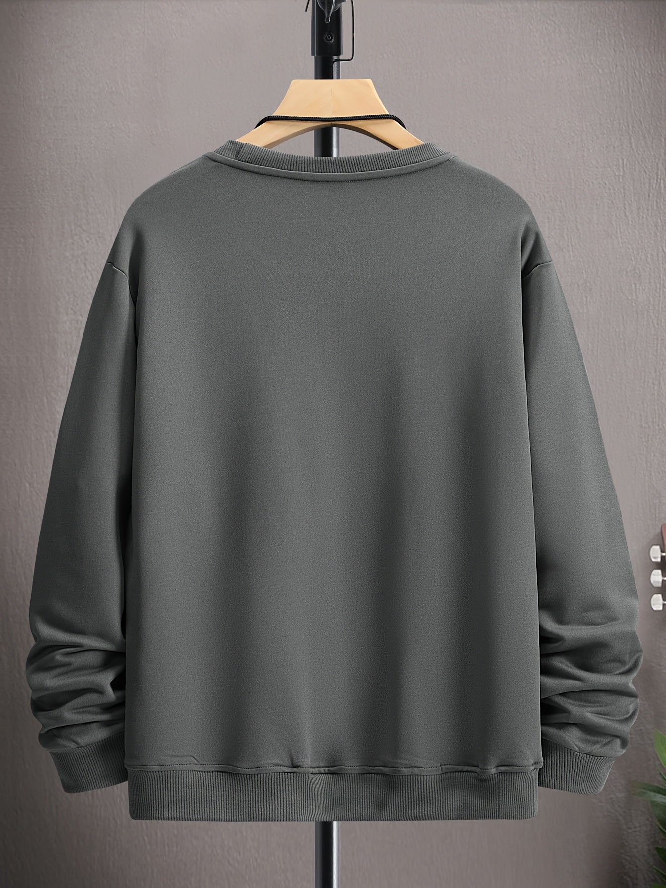 Spring And Autumn, Men'S Fashion Crew Neck Sweater, Squirrel Japanese Printing Pattern, Outdoor Wear Inside And Outside With The Same Crew Neck Sweater For Men And Women