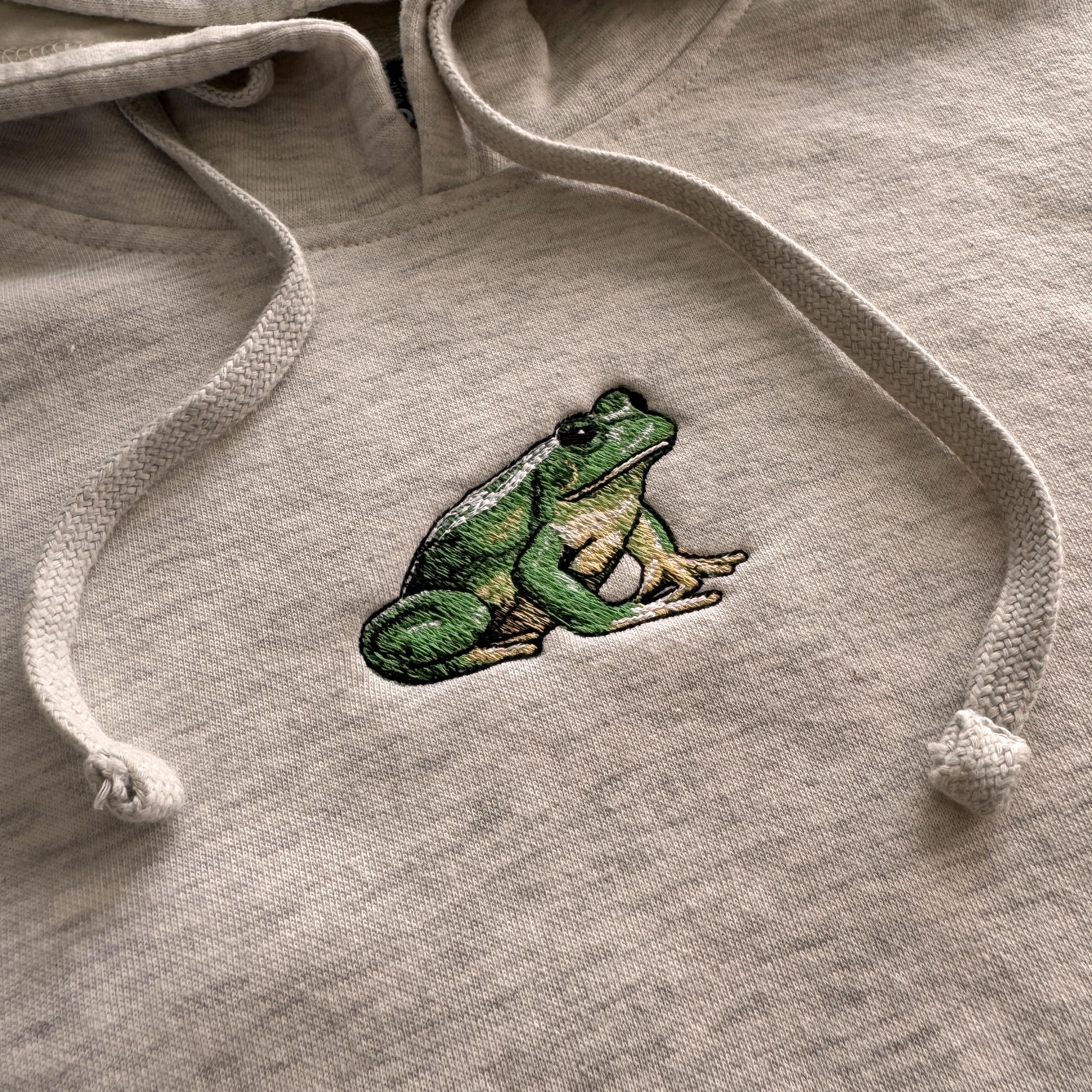 Embroidered Frog Sweatshirt | Cozy Wildlife Crewneck | Cute Toad Nature Hoodie | Animal Lover T-Shirt | Christmas Gift Sweater