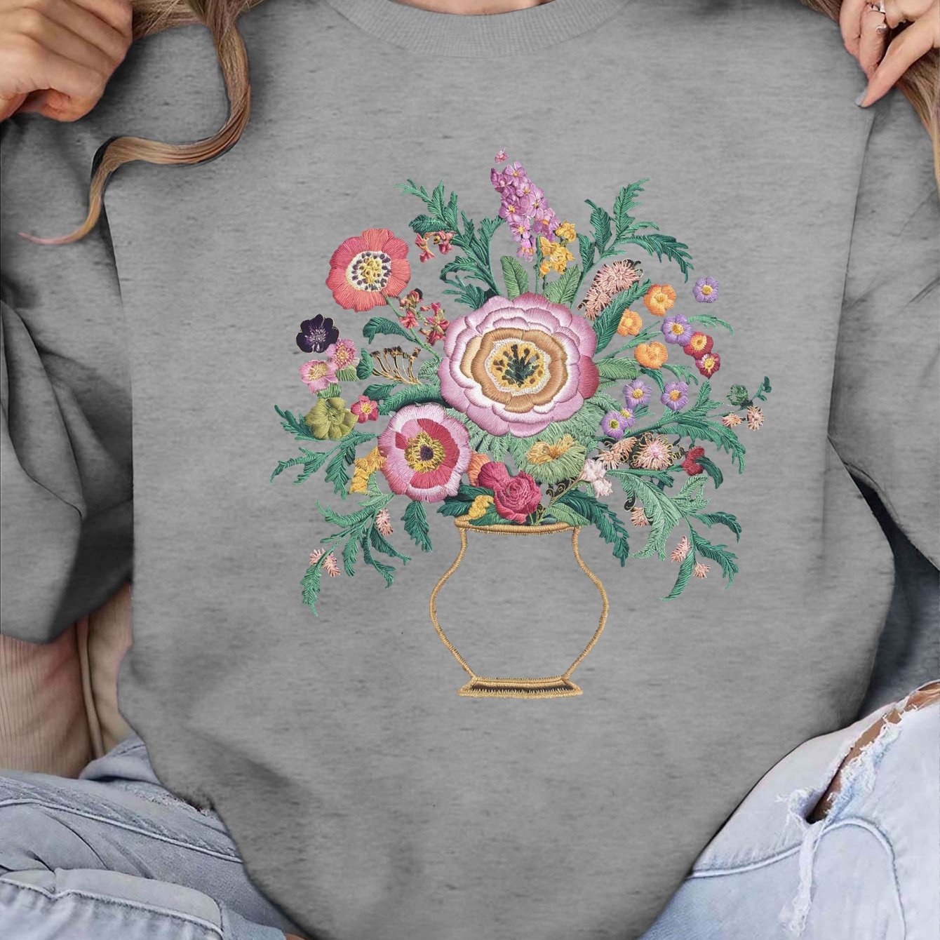 Cozy Floral Embroidered Women's Sweatshirt - Casual Crew Neck, Long Sleeve Pullover for Fall & Winter, Machine Washable