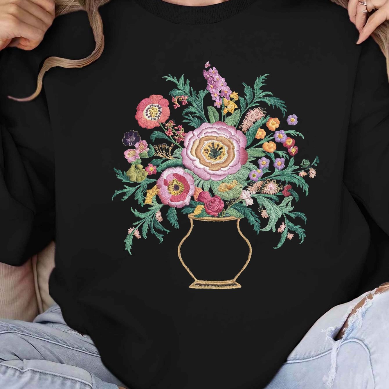 Cozy Floral Embroidered Women's Sweatshirt - Casual Crew Neck, Long Sleeve Pullover for Fall & Winter, Machine Washable