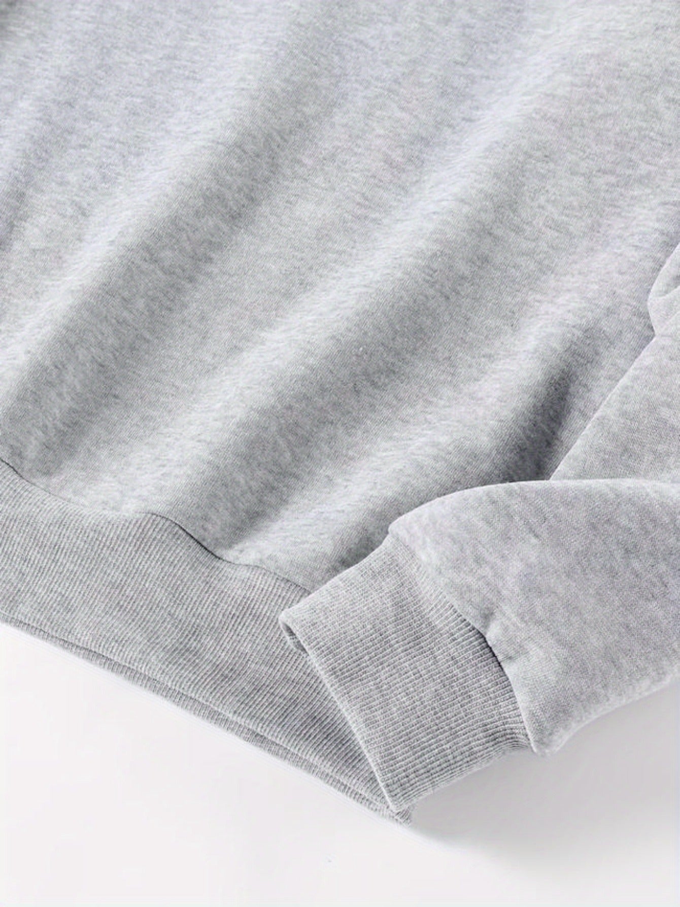 Women's Casual Crew Neck Sweater Printed with the words' not born for winter 'and snowflake design, Long Sleeve Pullover for Autumn/ Winter, Knit Grey Sweatshirt