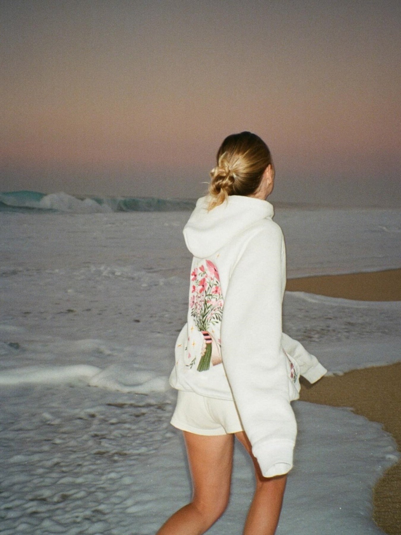 Women'S Oversized Hoodie Flower Embroidery Back Long Sleeve Hooded Sweatshirt with Front Pocket Casual Streetwear