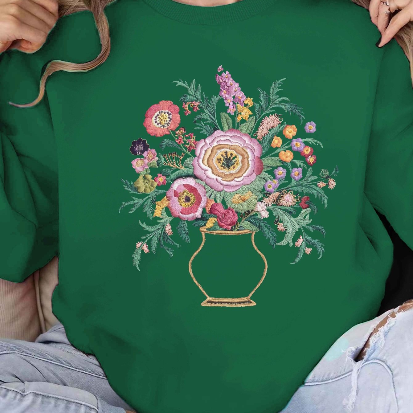 Cozy Floral Embroidered Women's Sweatshirt - Casual Crew Neck, Long Sleeve Pullover for Fall & Winter, Machine Washable