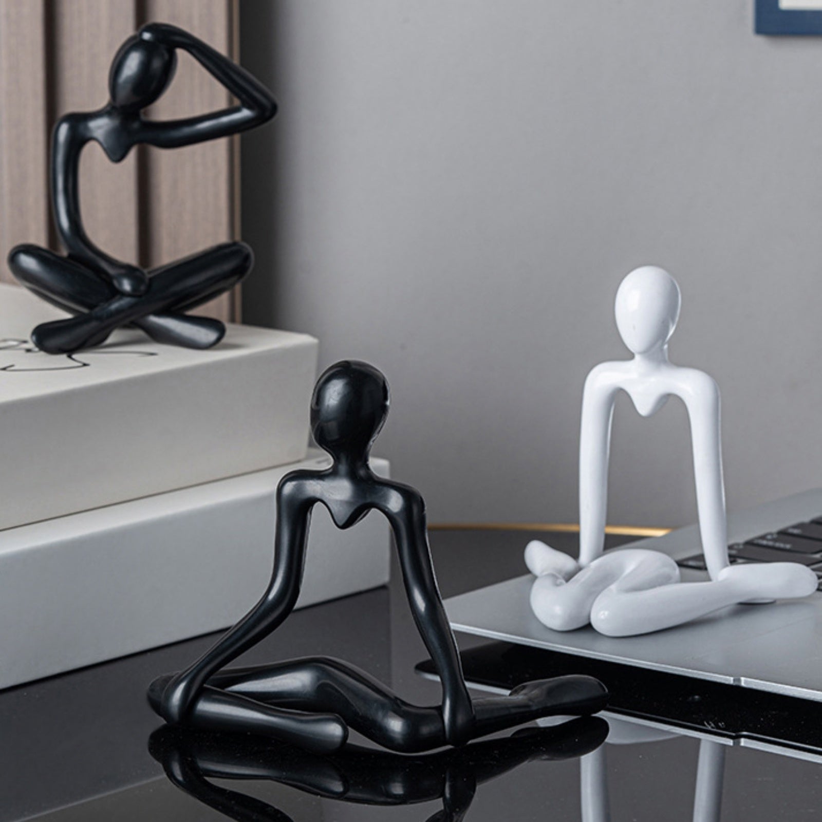 Resin Thinker Statue Desktop Ornaments, Abstract Art Sculpture, Home Living Room Office Shelf Decorative Collectible Figurines