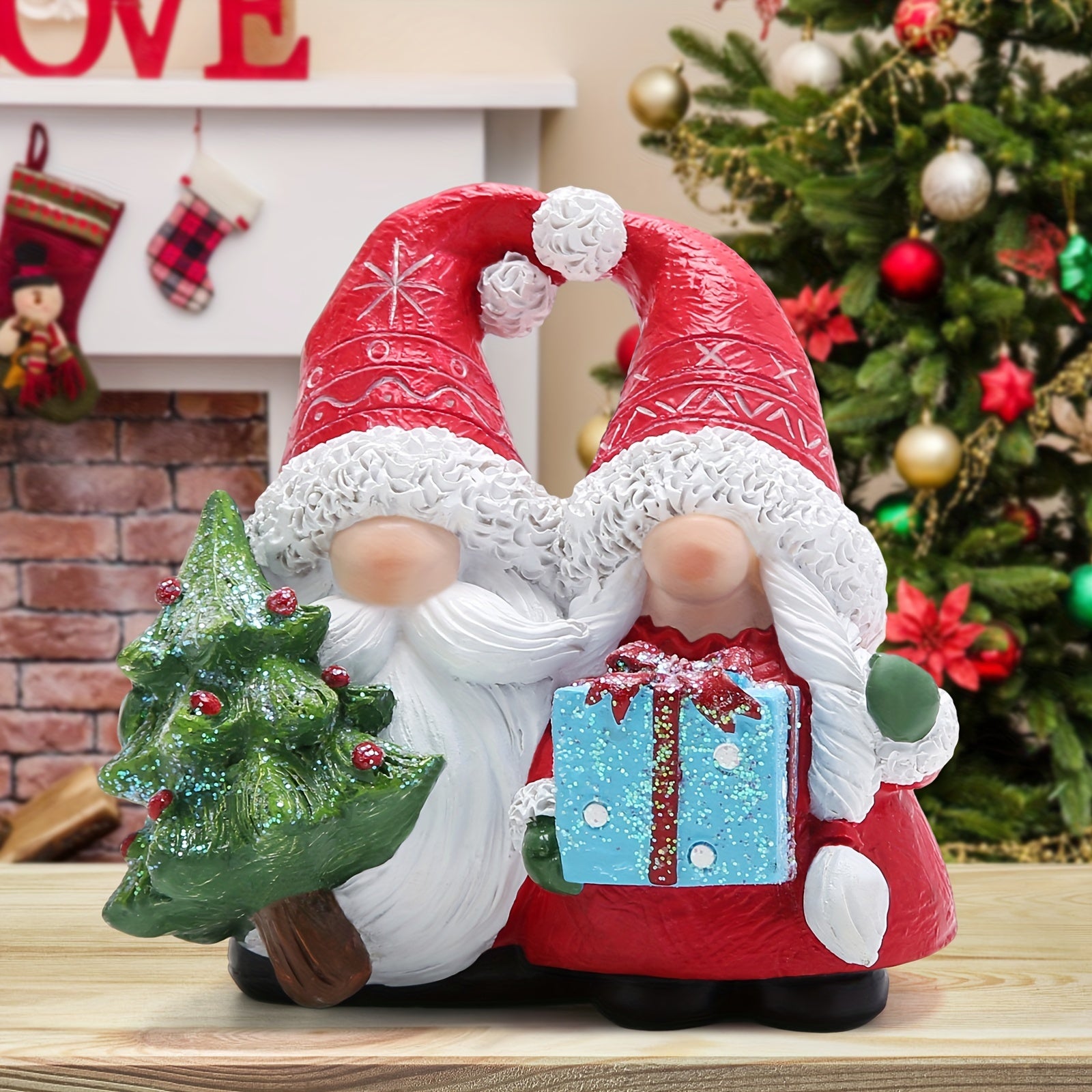 Romantic Resin Christmas Couple Elves - Charming Heartwarming Pose Gnome Figurines for Holiday Decor & Gifts - Perfect for Any Room