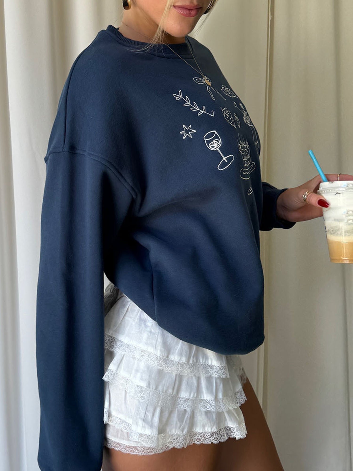 Womens Sweatshirts Long Sleeve Pullovers Crew Neck Blouse Cake Embroidery Loose Tops Trend Clothes for Casual