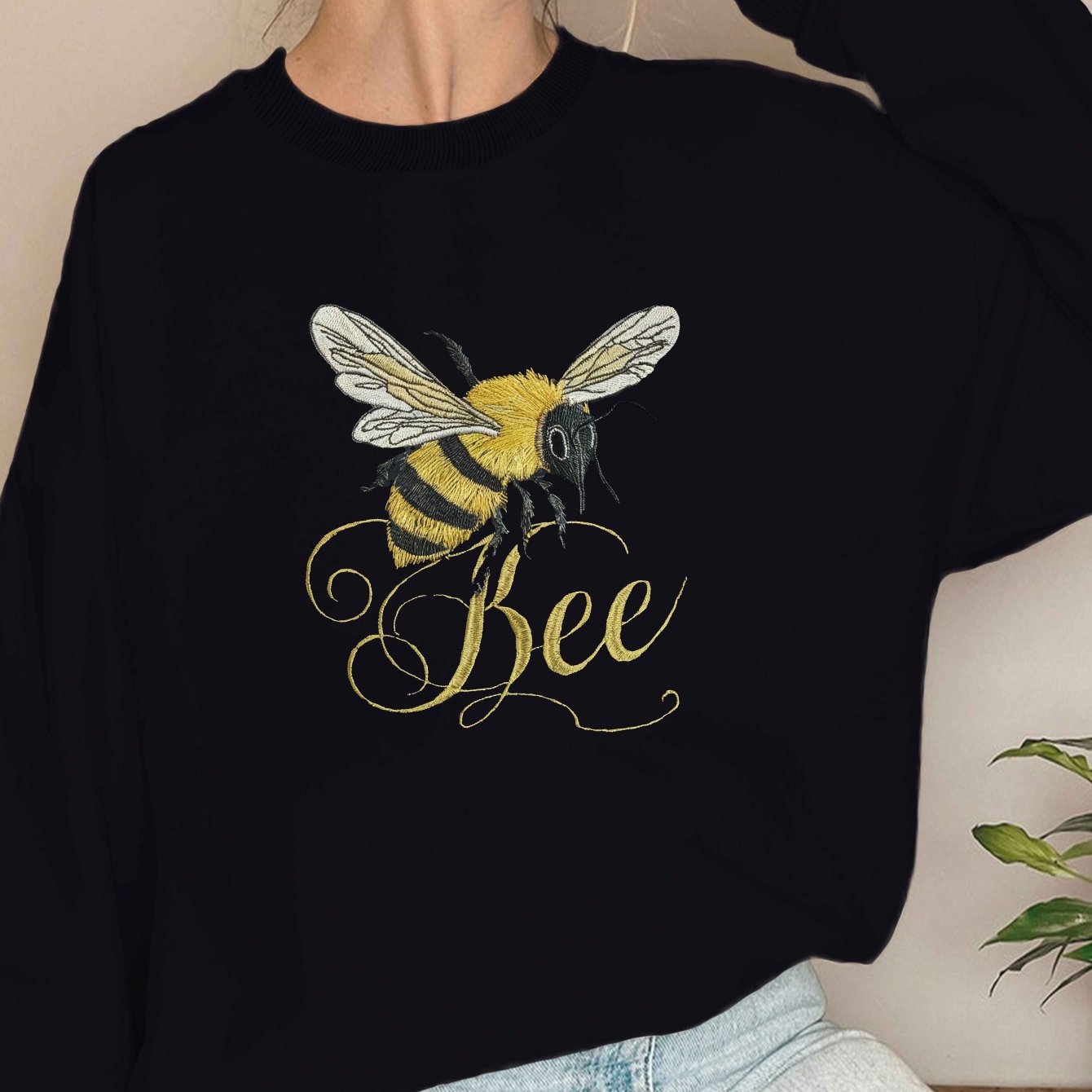 teediy beautifully detailed embroidered bee 250g teediy Women's sweatshirts