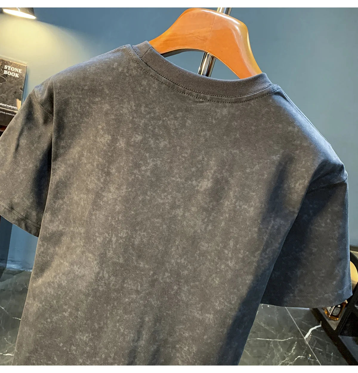 Embroidered printed short sleeved T-shirt for men in summer 2025, trendy and loose, snowflake print retro casual top