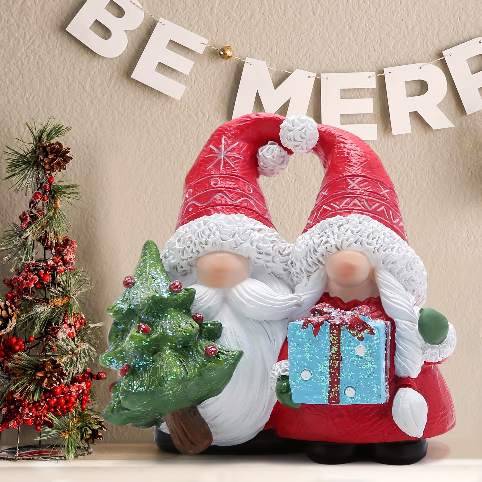 Romantic Resin Christmas Couple Elves - Charming Heartwarming Pose Gnome Figurines for Holiday Decor & Gifts - Perfect for Any Room