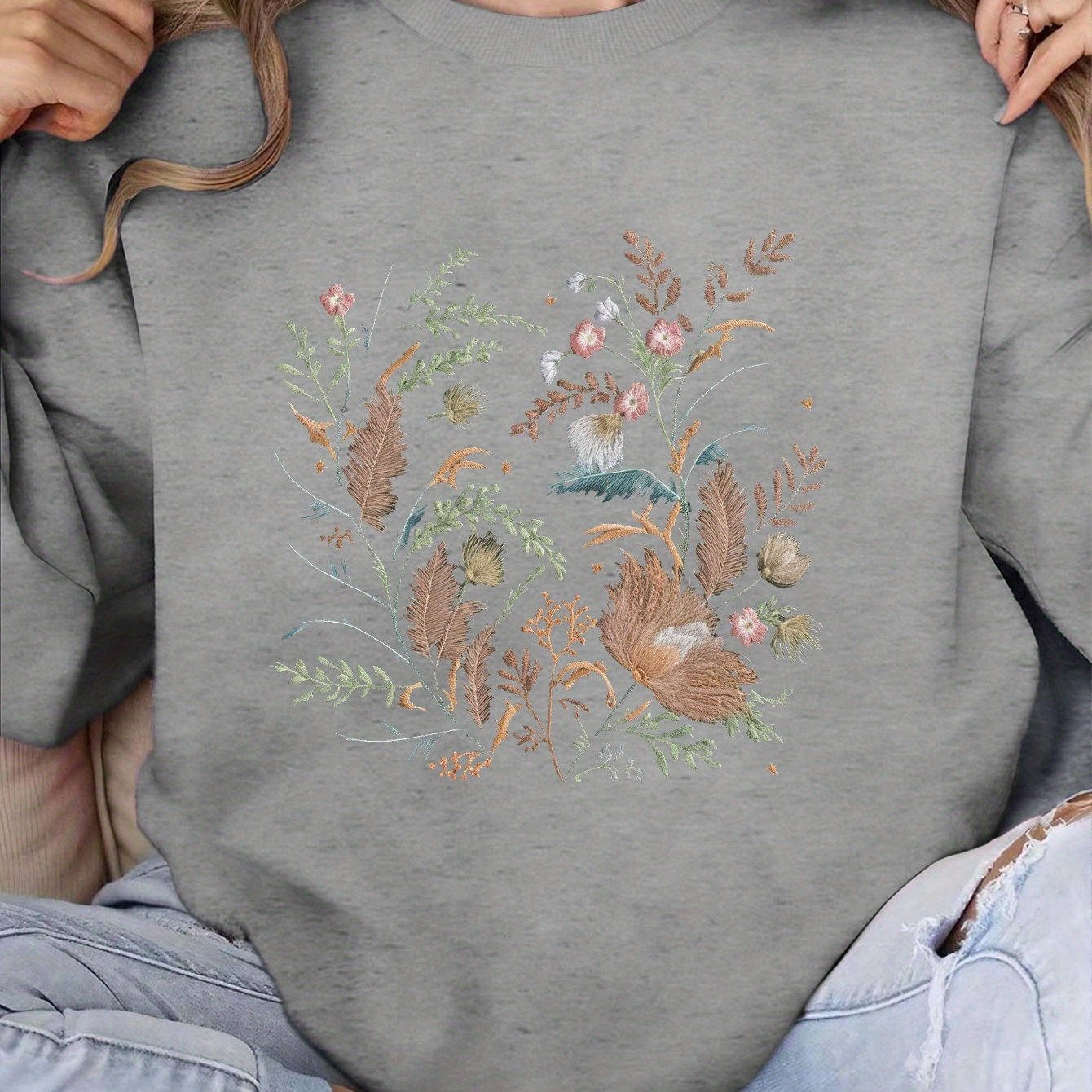intricately embroidered pattern Women's sweatshirt