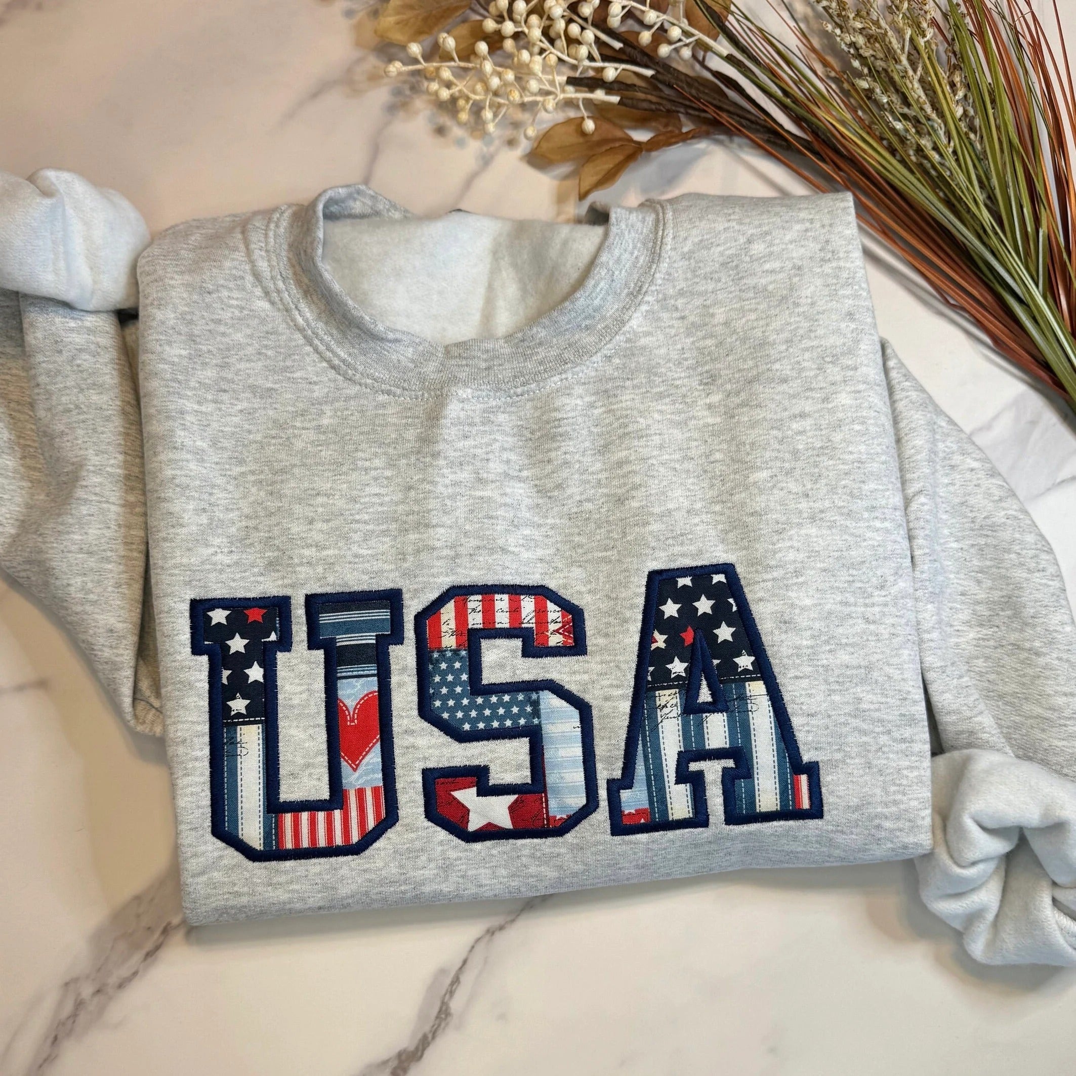 USA Embroidered Sweatshirt, American Flag Sweatshirt, America Sweatshirt, USA Applique Sweatshirt, 4th of July Sweatshirt, Cute Sweatshirt