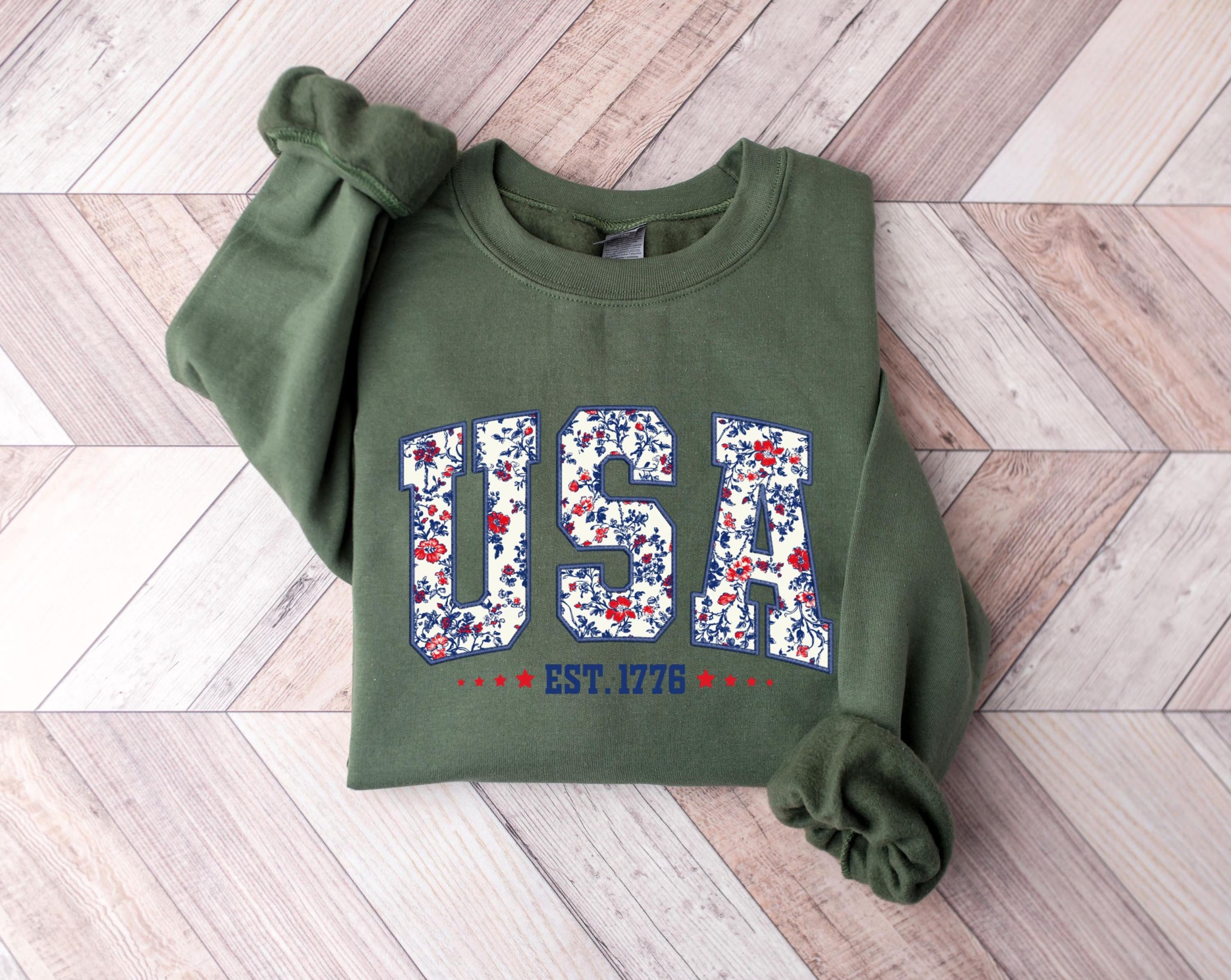 Floral USA Sweatshirt, Patriotic Women Sweatshirt, USA Est 1776 Sweatshirt, 4th Of July Sweatshirt, America Sweatshirt, Flower USA Sweater