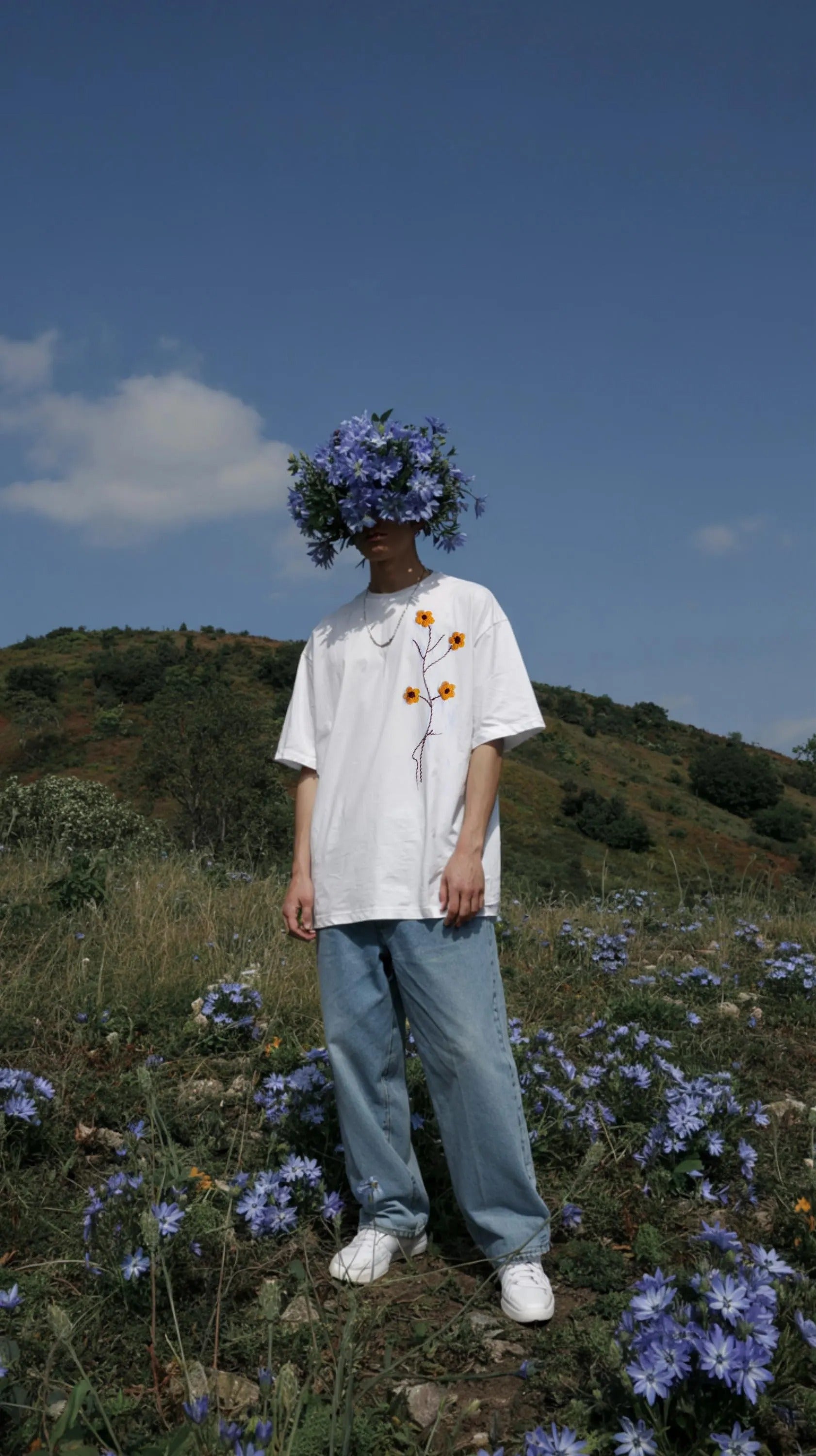 Floral Hand Embroidered T-Shirt – Custom Embroidery, Personalized Gift, Unique Style