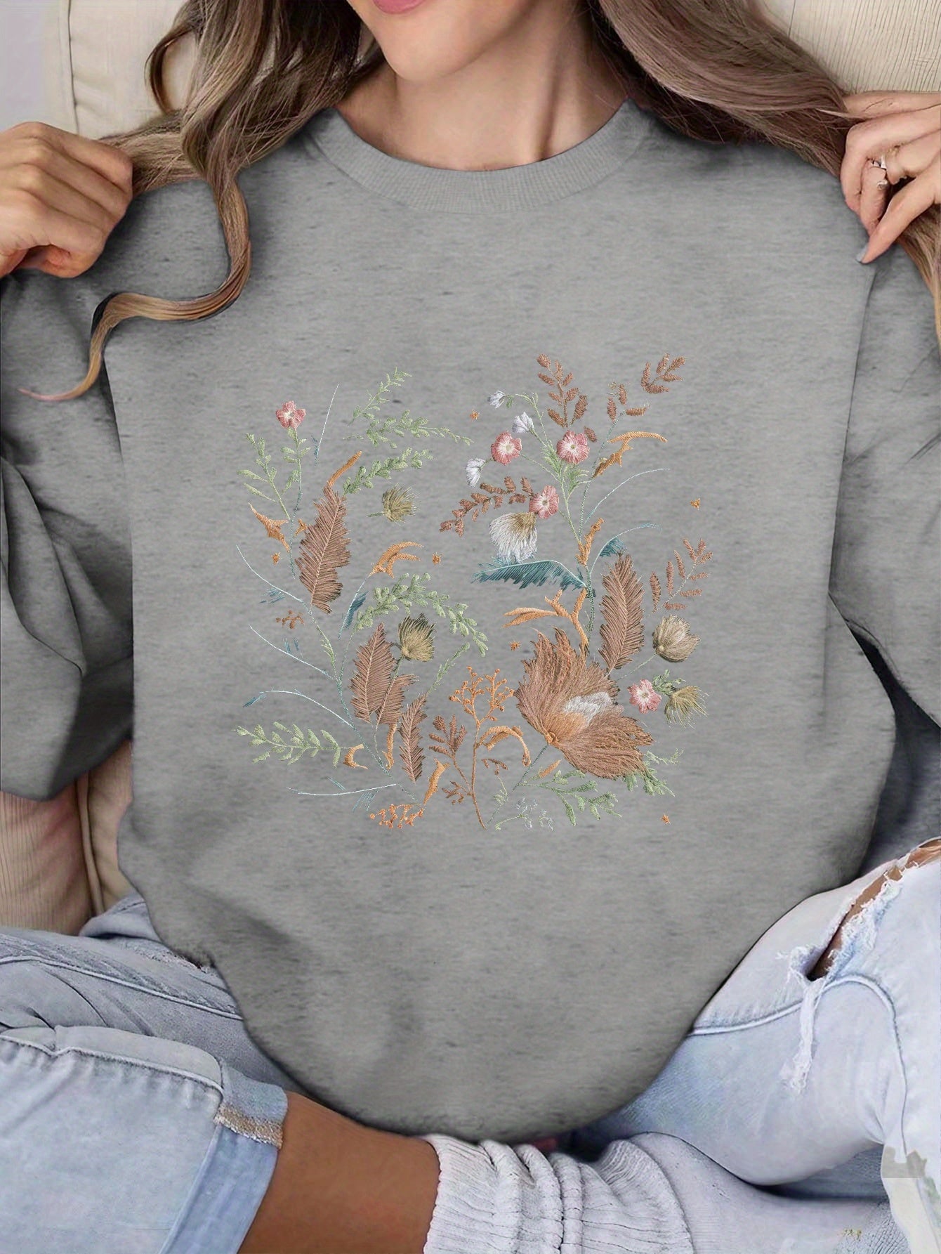 intricately embroidered pattern Women's sweatshirt