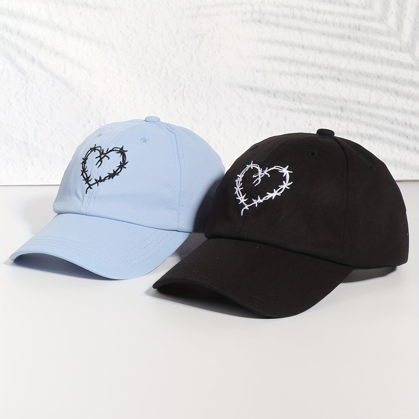 [2pcs Adjustable Baseball Caps] 2pcs Love Embroidery Couple Adjustable Baseball Caps