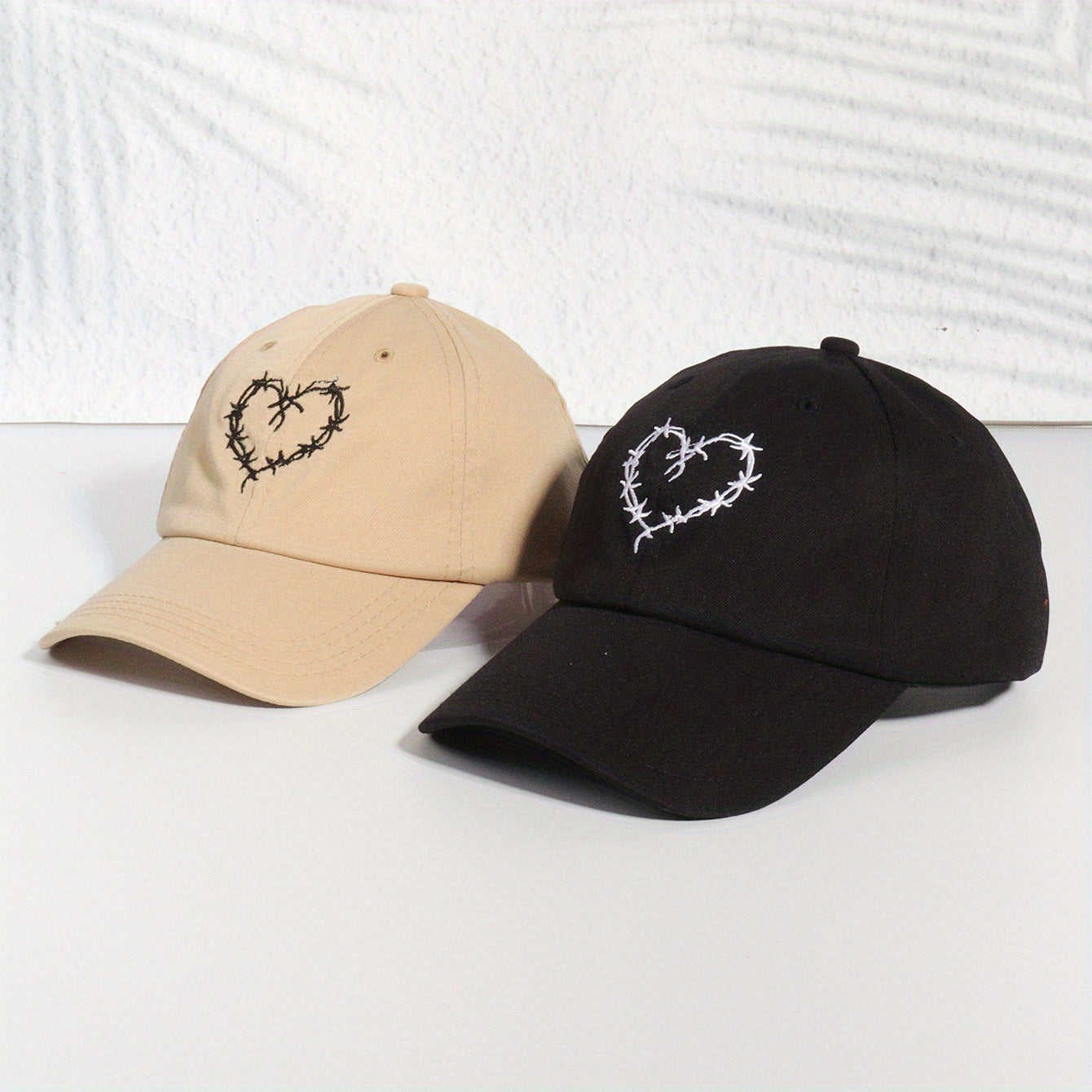 [2pcs Adjustable Baseball Caps] 2pcs Love Embroidery Couple Adjustable Baseball Caps