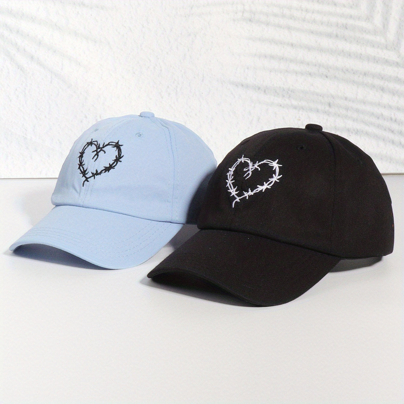[2pcs Adjustable Baseball Caps] 2pcs Love Embroidery Couple Adjustable Baseball Caps