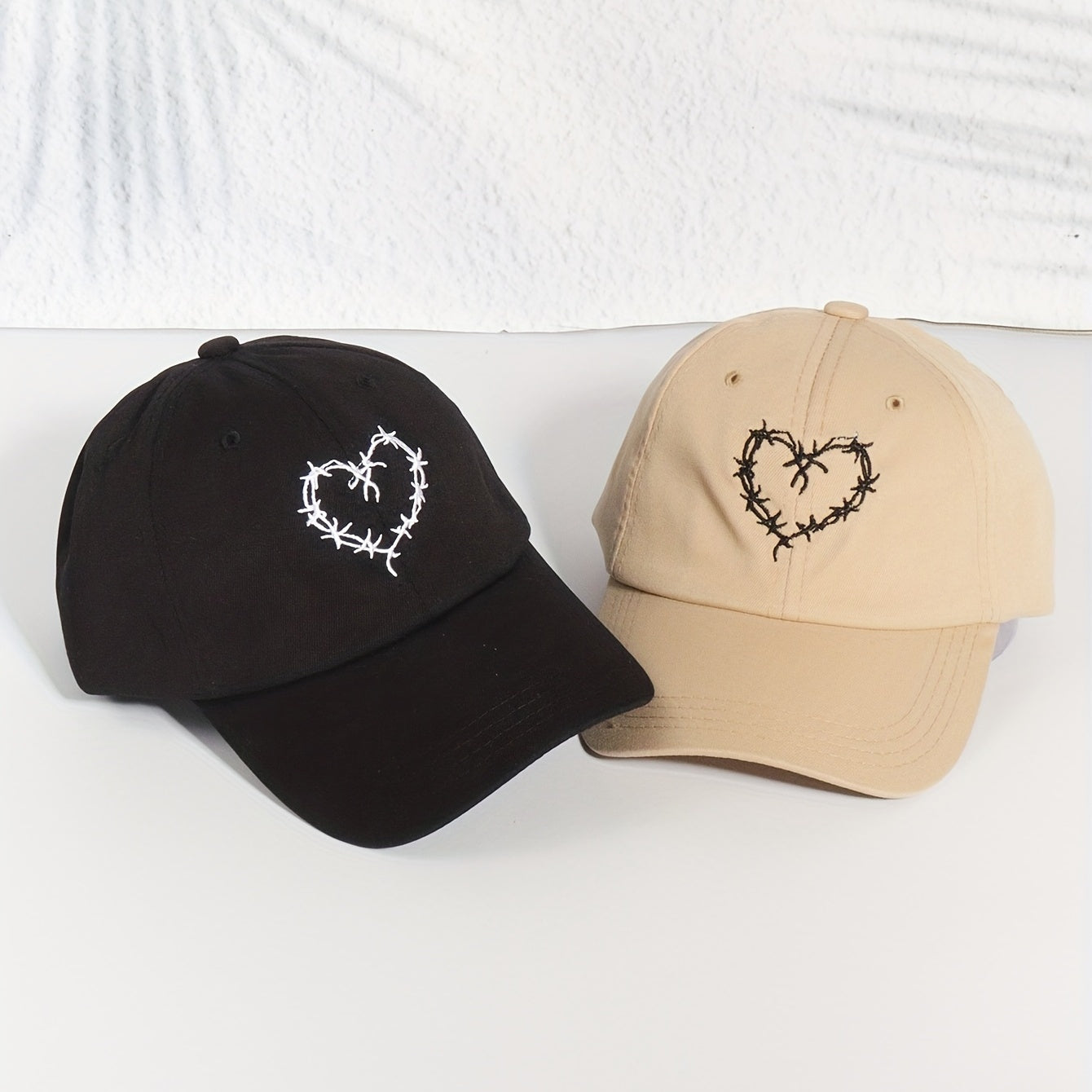 [2pcs Adjustable Baseball Caps] 2pcs Love Embroidery Couple Adjustable Baseball Caps