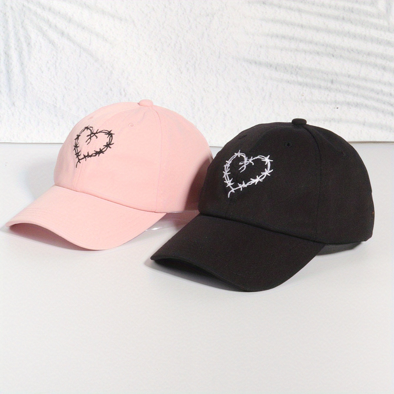 [2pcs Adjustable Baseball Caps] 2pcs Love Embroidery Couple Adjustable Baseball Caps