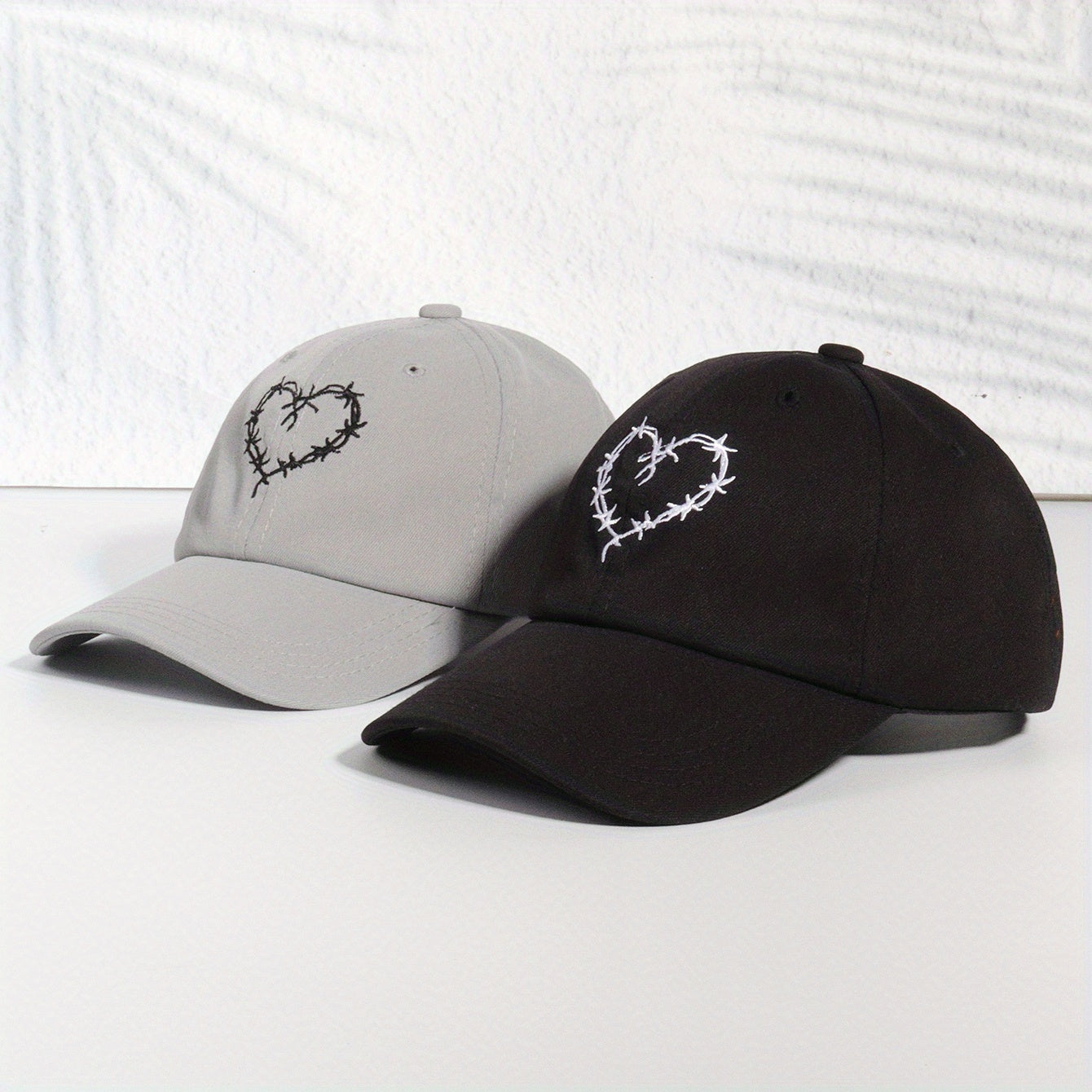 [2pcs Adjustable Baseball Caps] 2pcs Love Embroidery Couple Adjustable Baseball Caps