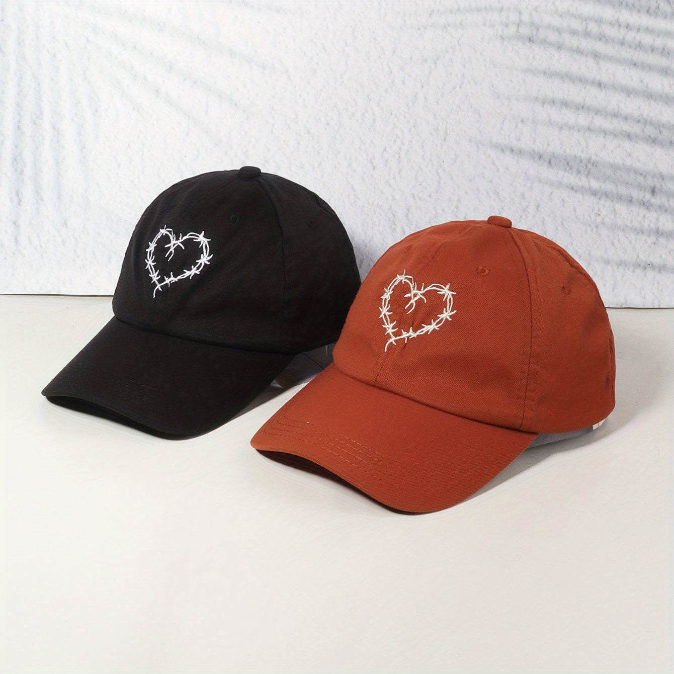 [2pcs Adjustable Baseball Caps] 2pcs Love Embroidery Couple Adjustable Baseball Caps
