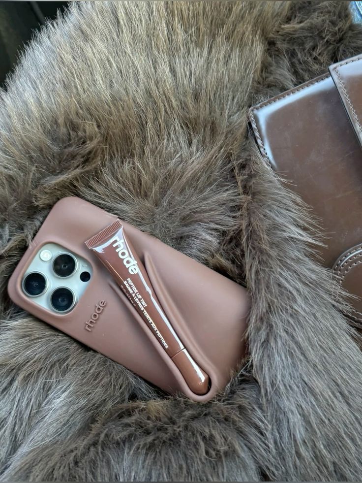 DIY Rhode Toast Soft Silicone Lipstick Phone Case For iPhone 16 15 14 13 12 11 Pro Max Plus Portable Lip Gloss Holder Ins Hot Cover