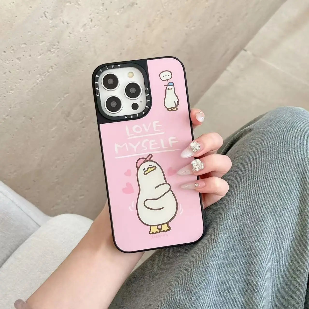 The decadent duck mirror case is suitable for high-end iPhone 16 phone cases