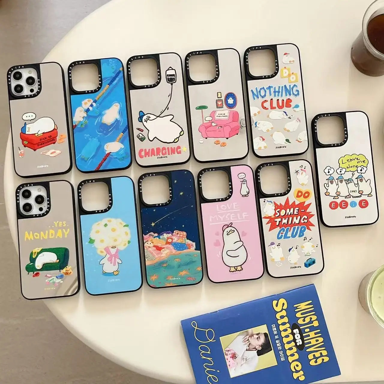 The decadent duck mirror case is suitable for high-end iPhone 16 phone cases