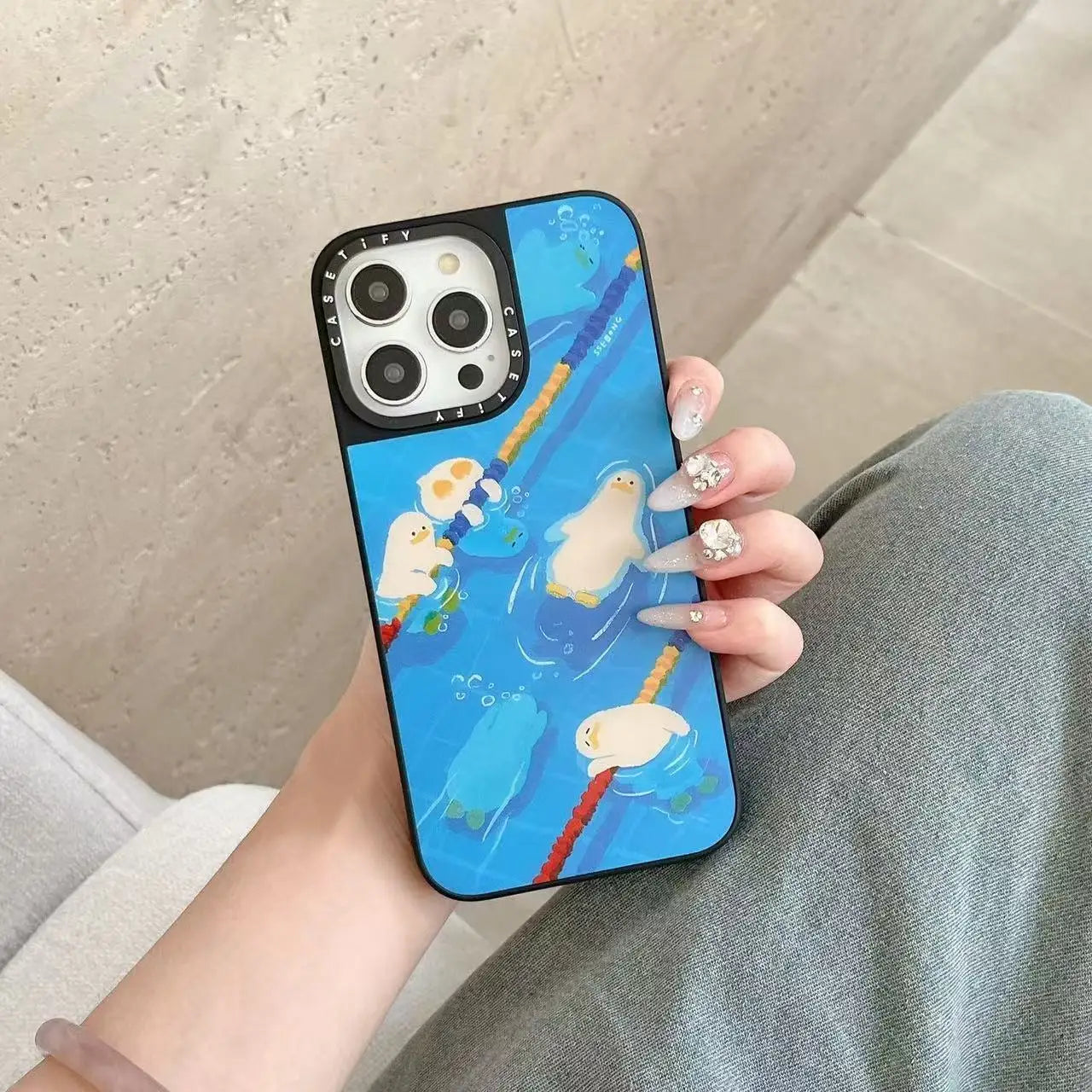 The decadent duck mirror case is suitable for high-end iPhone 16 phone cases