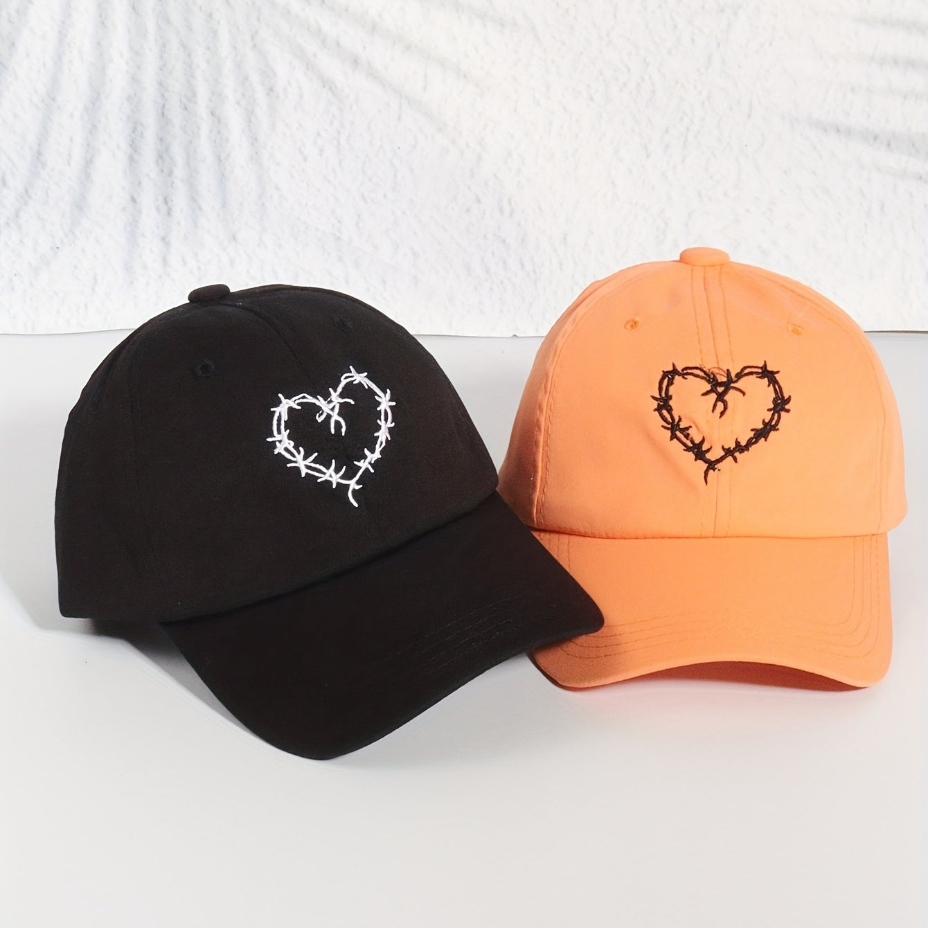 [2pcs Adjustable Baseball Caps] 2pcs Love Embroidery Couple Adjustable Baseball Caps
