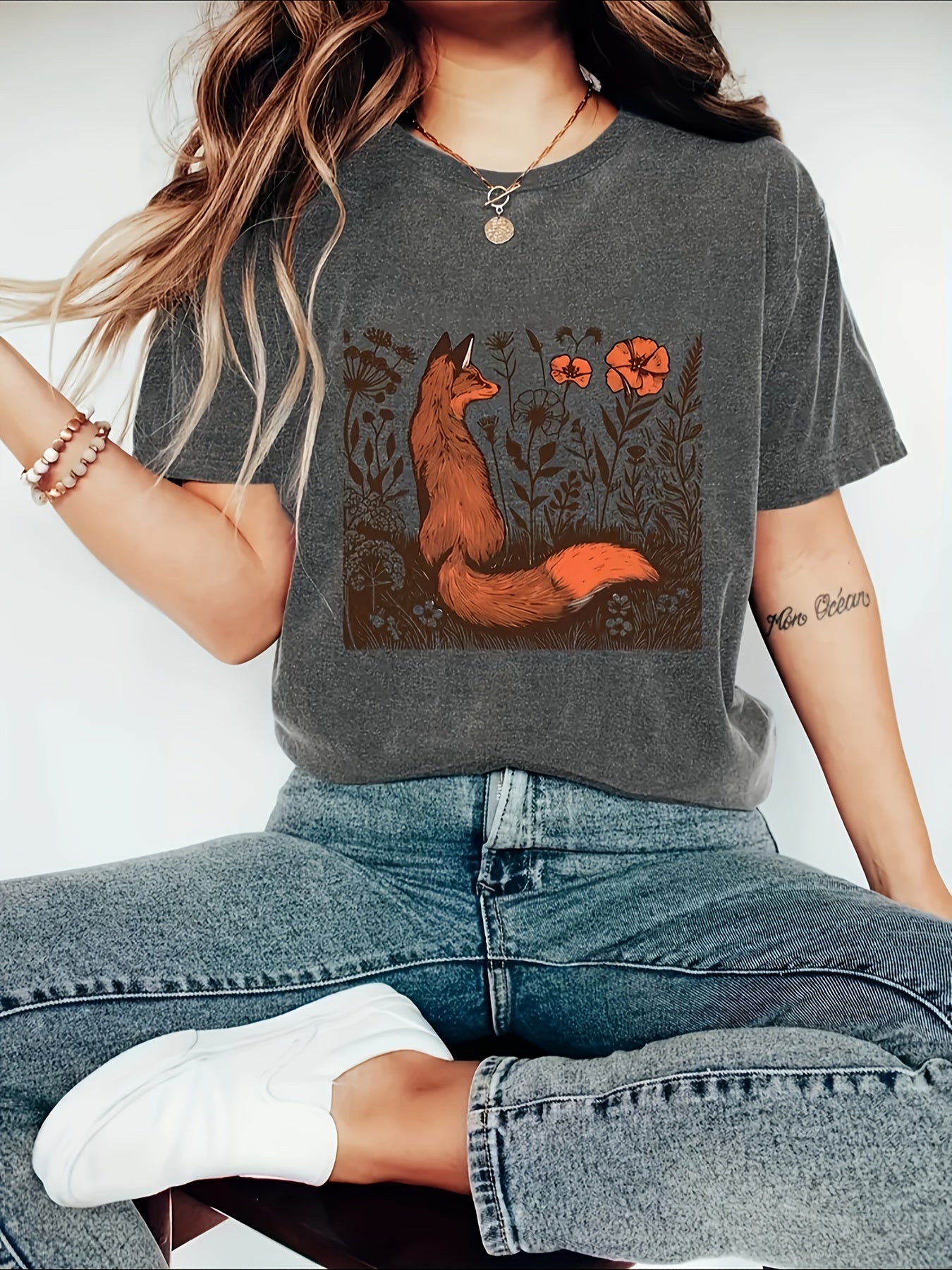 [Soft Cotton T-Shirt] Soft Cotton Women's Rustic Fox & Floral Graphic T-Shirt | High Elasticity Breathable Streetwear Top for Spring/Summer, Casual Daily Wear, Machine Washable Gift, Ladies T Shirts, Everyday Comfort, Streets
