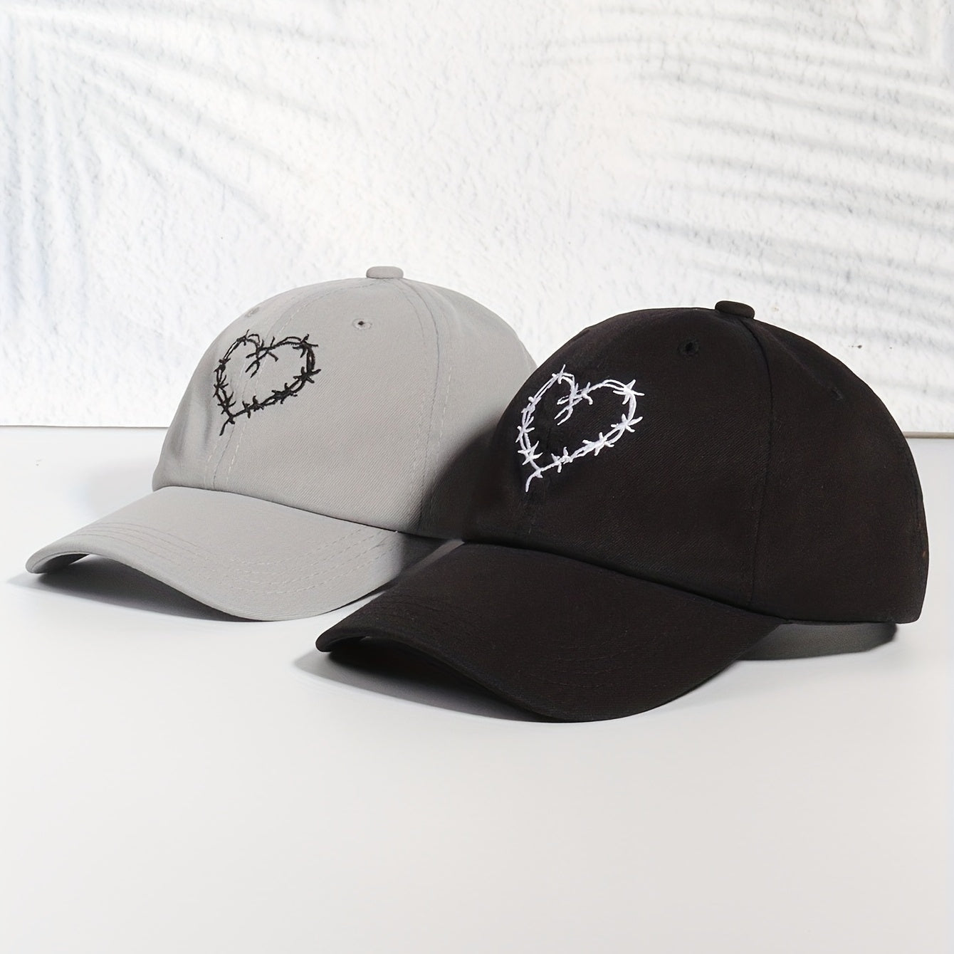 [2pcs Adjustable Baseball Caps] 2pcs Love Embroidery Couple Adjustable Baseball Caps