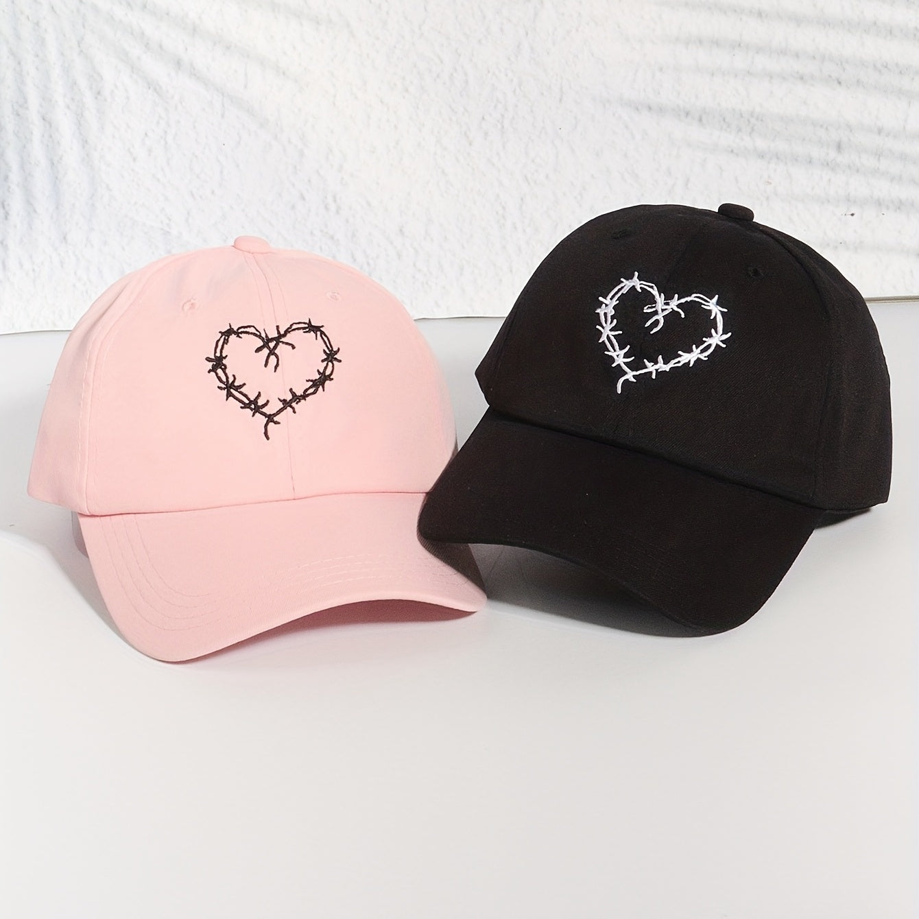 [2pcs Adjustable Baseball Caps] 2pcs Love Embroidery Couple Adjustable Baseball Caps